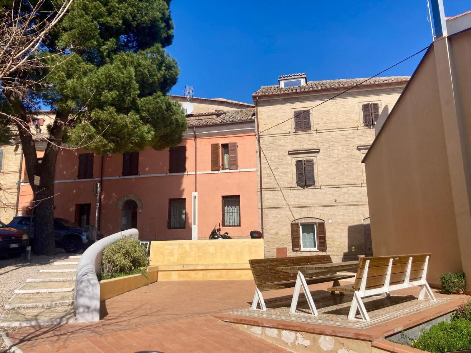 B&B Residenza Leonardo Falconara Marittima Exterior photo