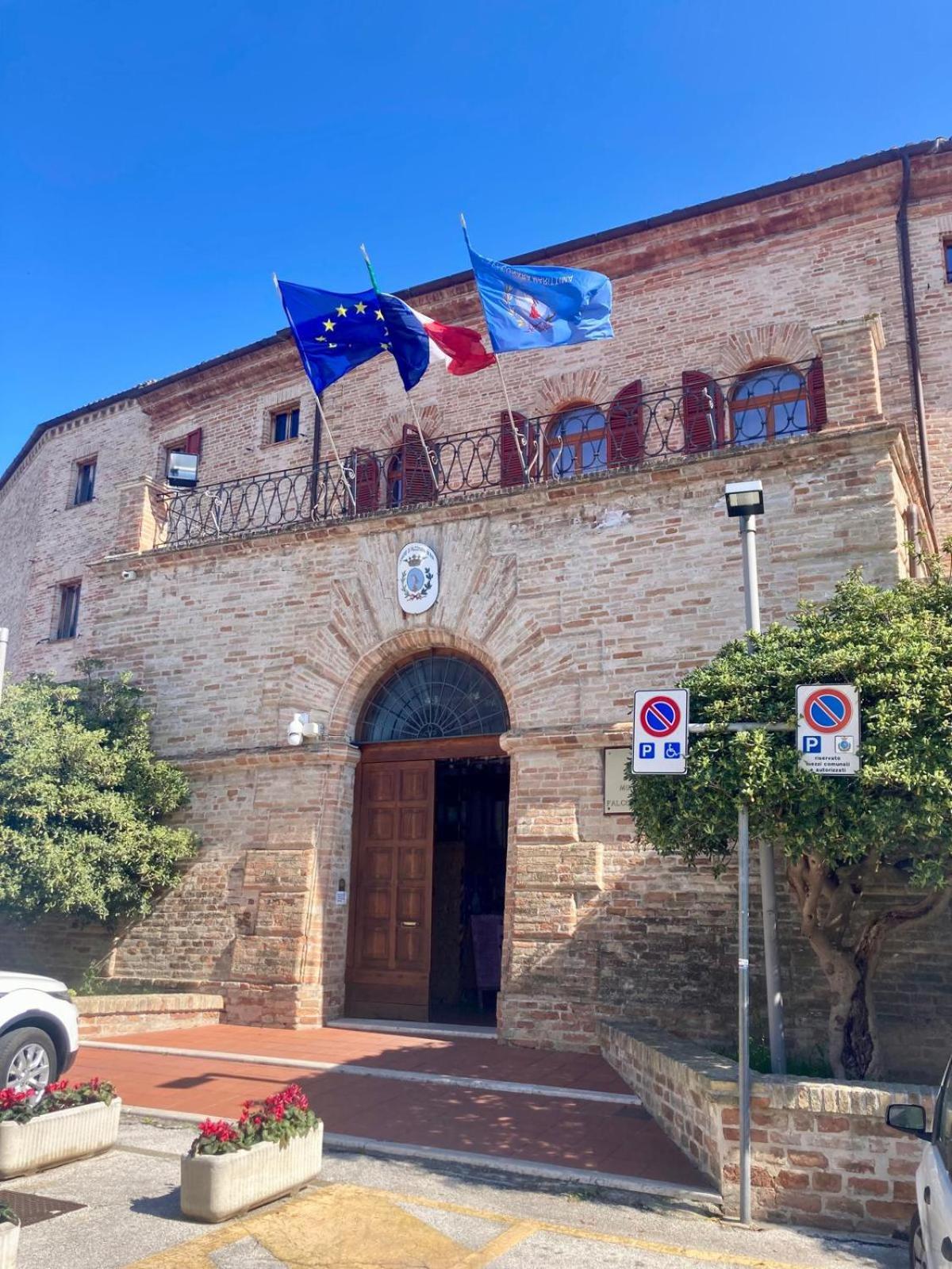 B&B Residenza Leonardo Falconara Marittima Exterior photo