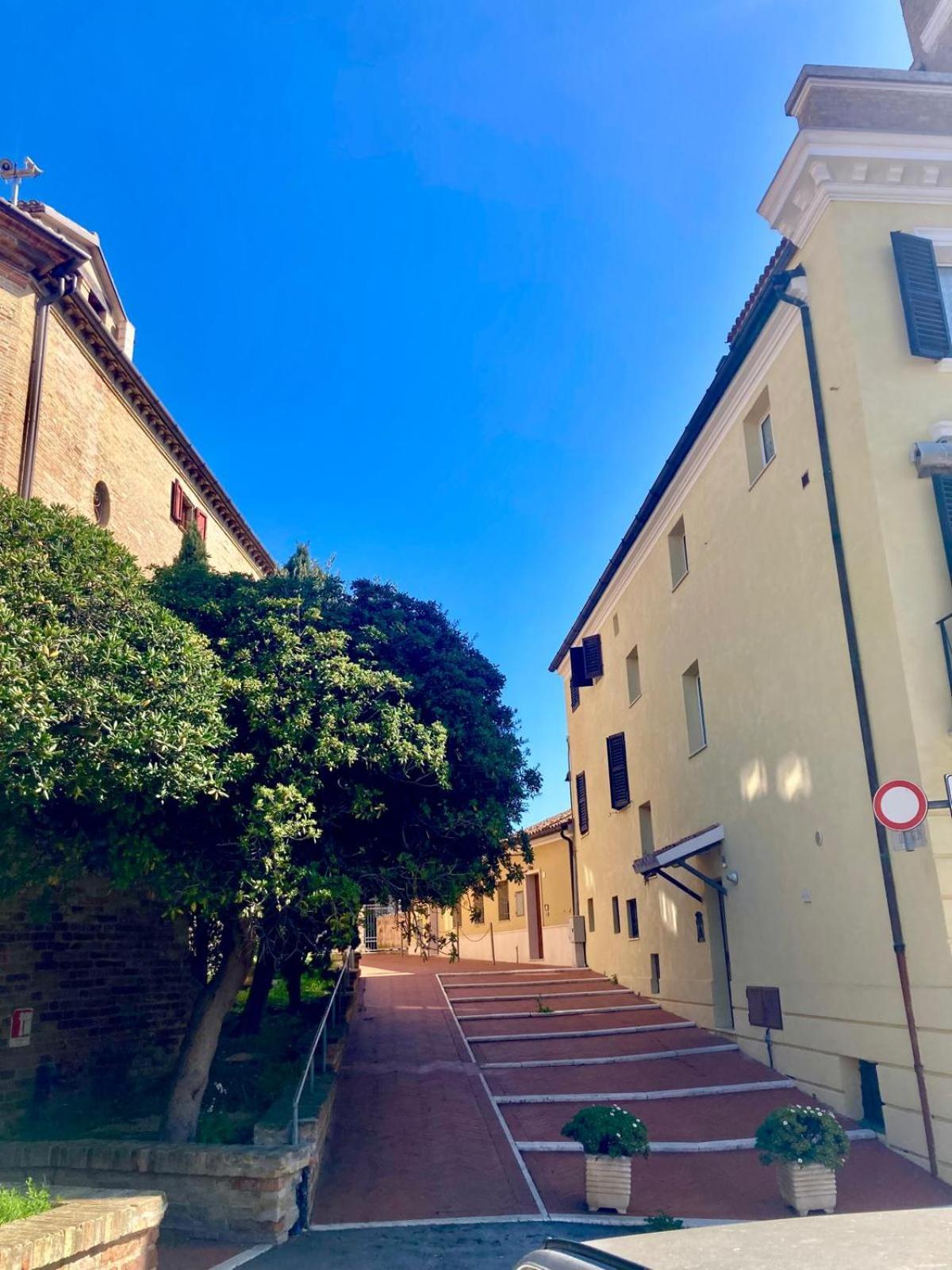 B&B Residenza Leonardo Falconara Marittima Exterior photo